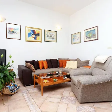 Seaside With A Swimming Pool Rastici, Ciovo - 1084 Apartmán