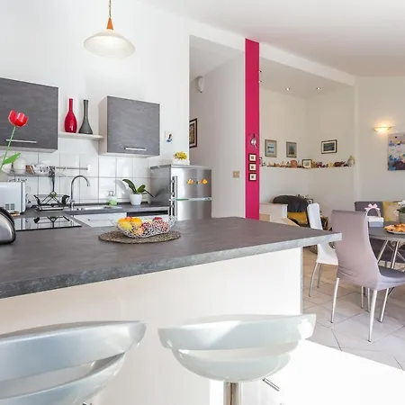 Seaside With A Swimming Pool Rastici, Ciovo - 1084 Apartmán *