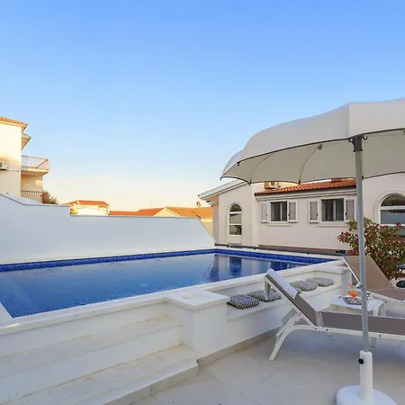 Apartmán Seaside With A Swimming Pool Rastici, Ciovo - 1084