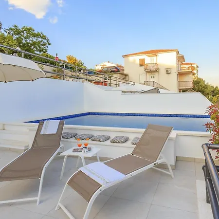 Seaside With A Swimming Pool Rastici, Ciovo - 1084 Apartmán *